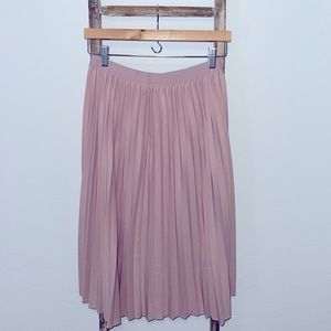 Petal pink pleated skirt. Never worn